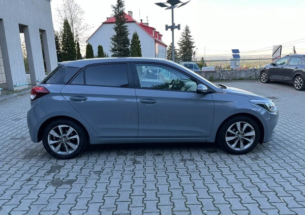 Hyundai i20 cena 35900 przebieg: 131000, rok produkcji 2015 z Stryków małe 497